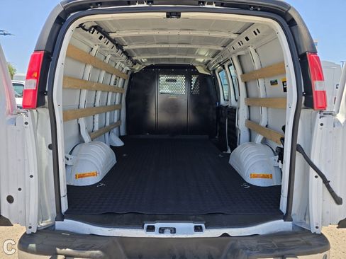 Used 2024 GMC Savana 2500 w/ Driver Convenience Package RWD image 17