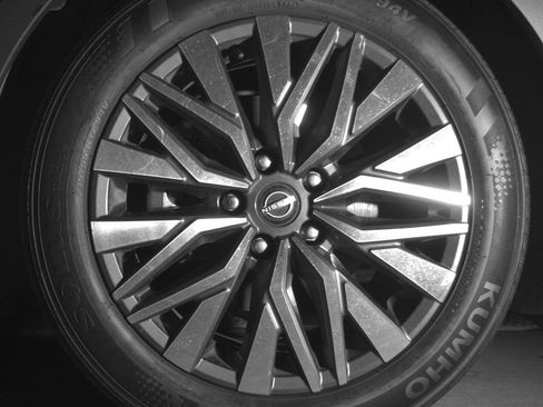 Used 2025 Nissan Altima 2.5 SV image 12