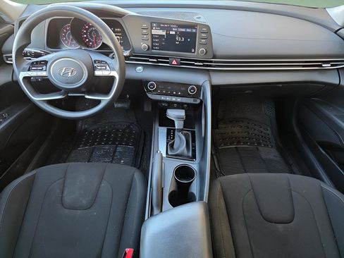 Certified 2022 Hyundai Elantra SEL image 21