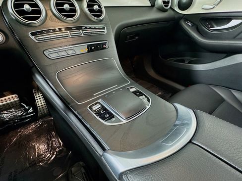 Used 2022 Mercedes-Benz GLC 300 4MATIC Coupe image 6