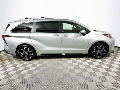 Used 2025 Toyota Sienna Platinum
