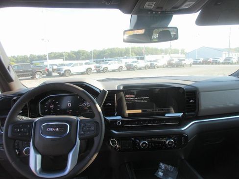 New 2026 GMC Sierra 2500 SLT AWD/4WD image 15