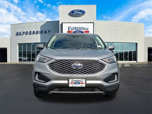 Used 2024 Ford Edge SEL image 3