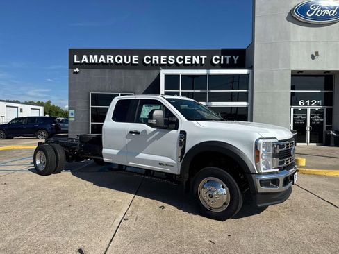 New 2025 Ford F550 4x4 SuperCab Super Duty image 1