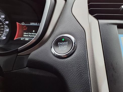 Used 2019 Ford Fusion SEL image 17