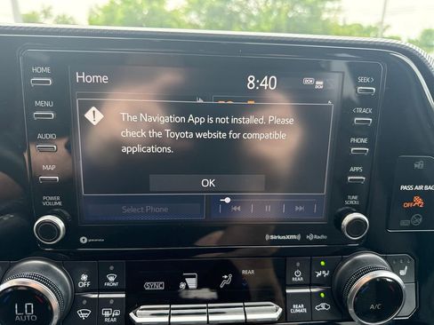 Used 2021 Toyota Highlander XSE AWD/4WD image 16