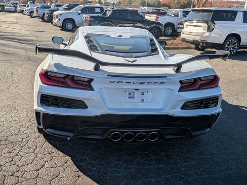 Used 2023 Chevrolet Corvette Z06 w/ Z07 Performance Package image 8