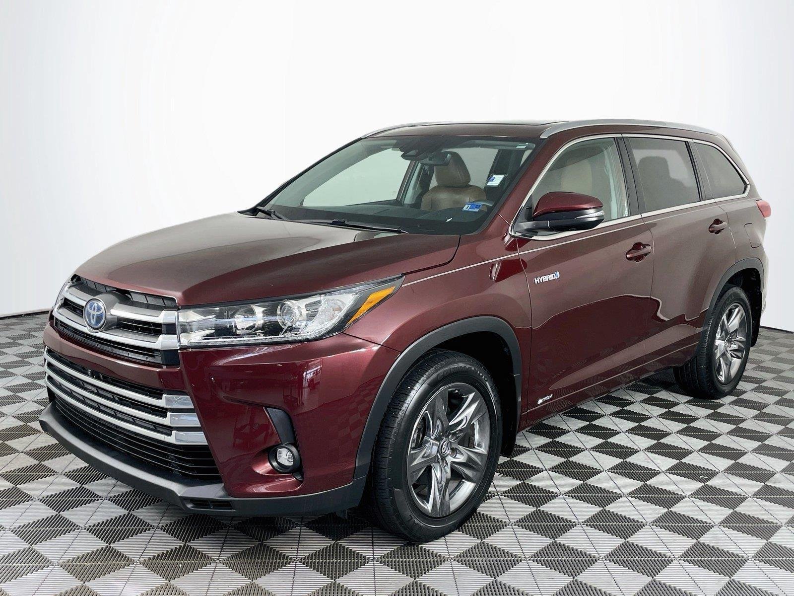 Used 2019 Toyota Highlander Limited Platinum AWD/4WD image 3
