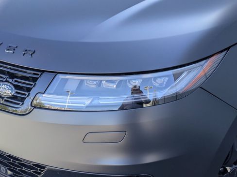 New 2026 Land Rover Range Rover Sport Dynamic SE AWD/4WD image 9