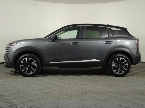 Certified 2025 Nissan Kicks SV image 35