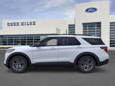 Used 2026 Ford Explorer Active w/ Active Comfort Package AWD/4WD image 3