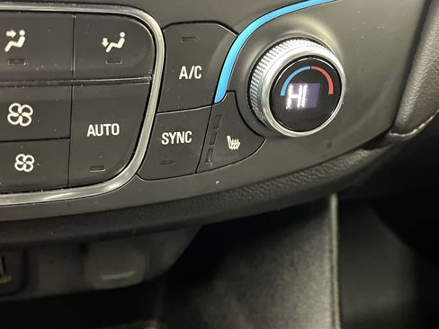 Certified 2023 Chevrolet Traverse LT image 23