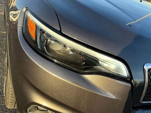 Used 2019 Jeep Cherokee Limited image 29