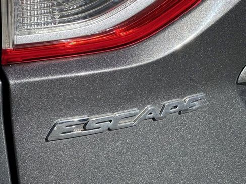 Used 2014 Ford Escape SE image 28