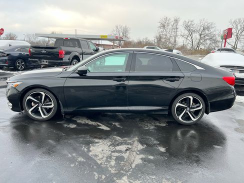 Used 2018 Honda Accord Sport image 3