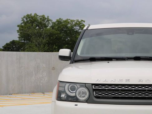 Used 2010 Land Rover Range Rover Sport Supercharged AWD/4WD image 47