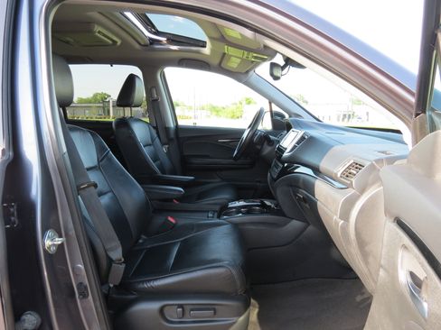 Used 2016 Honda Pilot Touring image 37