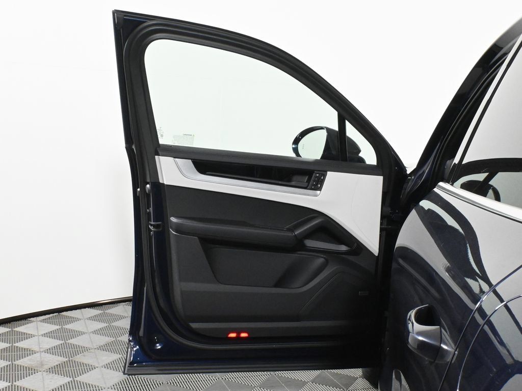 Used 2026 Porsche Cayenne S AWD/4WD image 31
