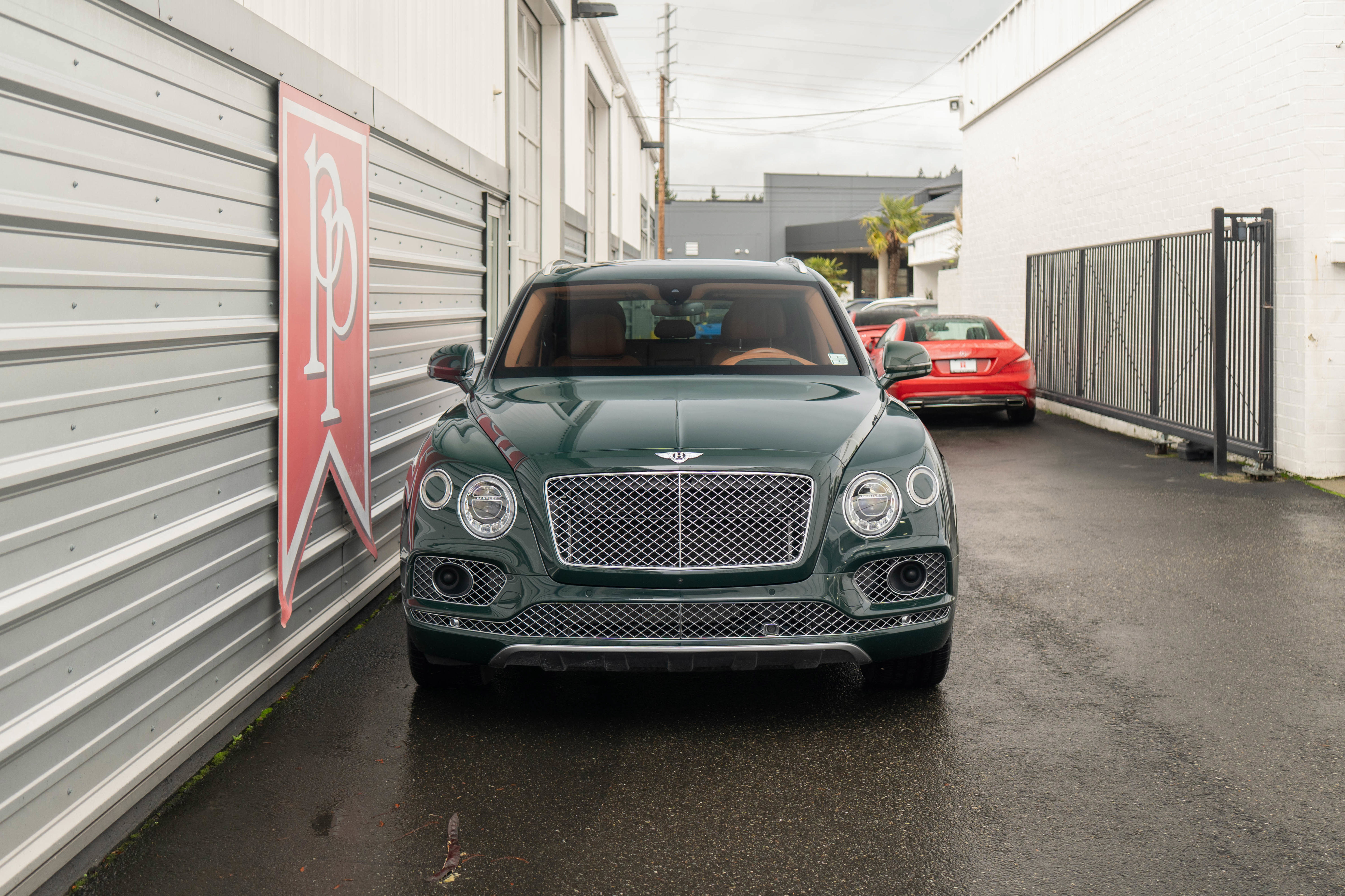 Used 2017 Bentley Bentayga AWD/4WD image 47