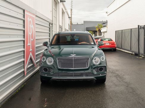 Used 2017 Bentley Bentayga image 47