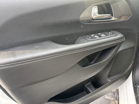 New 2026 Chrysler Voyager LX image 16