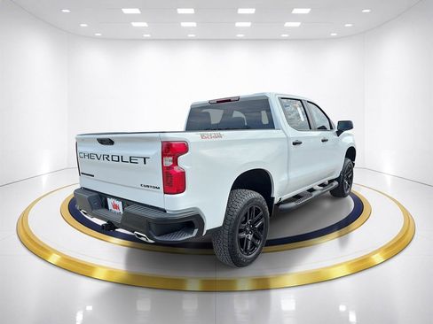 New 2026 Chevrolet Silverado 1500 Custom Trail Boss w/ LPO, Dark Essentials Package AWD/4WD image 6
