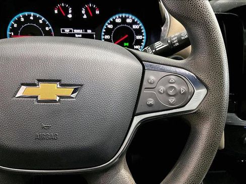 Used 2023 Chevrolet Traverse LS FWD image 21