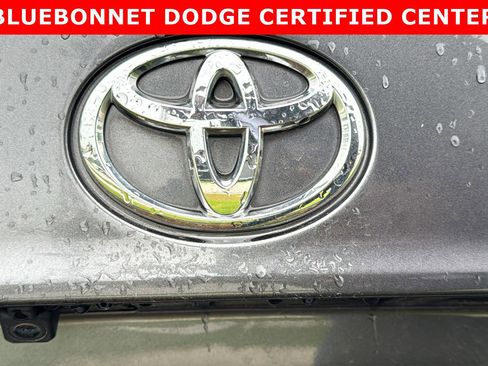 Used 2023 Toyota Highlander XLE FWD image 13