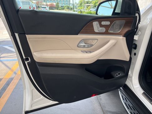 Certified 2022 Mercedes-Benz GLS 450 4MATIC image 8