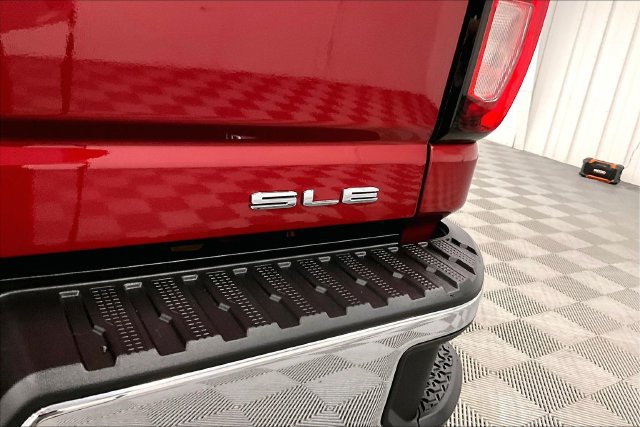 Used 2024 GMC Sierra 2500 SLE w/ SLE Convenience Package AWD/4WD image 9