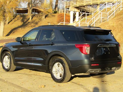 Certified 2023 Ford Explorer XLT w/ Equipment Group 202A image 3