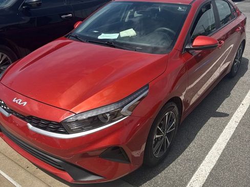 Used 2023 Kia Forte LXS w/ LXS Technology Package FWD image 1