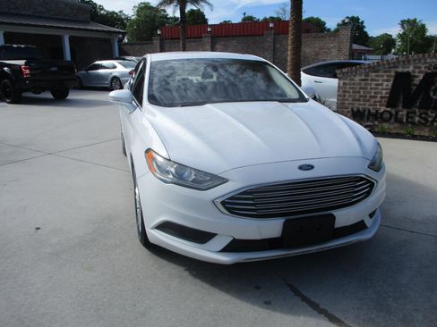 Used 2018 Ford Fusion SE image 24