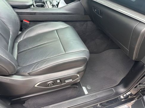 Used 2022 Jeep Wagoneer Series III w/ Premium Group I image 16