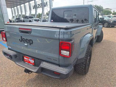 Used 2025 Jeep Gladiator Sport AWD/4WD image 7