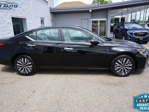 Used 2025 Nissan Altima 2.5 SV FWD image 6