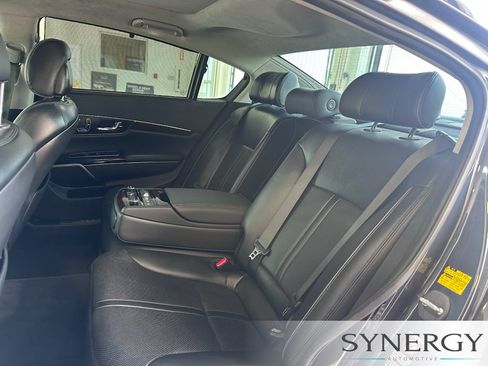 Used 2015 Kia K900 Luxury w/ VIP Package (Discontinued) RWD image 28