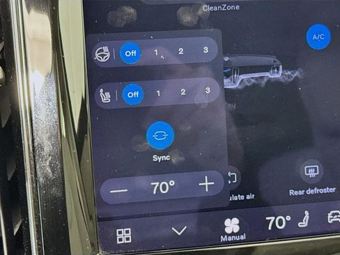 Used 2022 Volvo XC60 B5 Momentum w/ Climate Package image 22