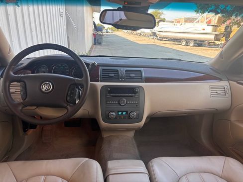 Used 2009 Buick Lucerne CXL w/ Driver Confidence Package FWD image 4