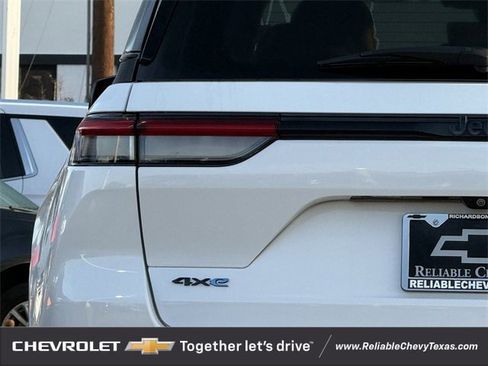 Used 2023 Jeep Grand Cherokee Summit image 9