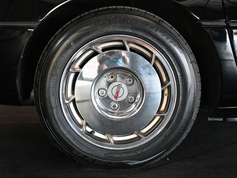 Used 1987 Chevrolet Corvette Coupe RWD image 9