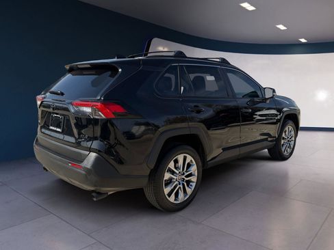 Used 2025 Toyota RAV4 XLE Premium image 5