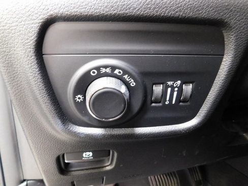 Used 2022 Jeep Grand Cherokee L Laredo image 22