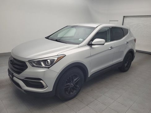 Used 2017 Hyundai Santa Fe Sport image 2