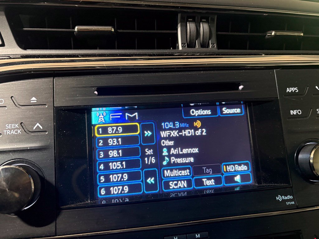 Used 2014 Toyota Avalon XLE Touring FWD image 18
