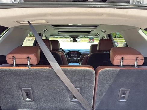 Used 2020 Chevrolet Traverse High Country image 11