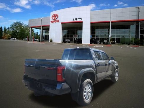 Used 2024 Toyota Tacoma SR5 AWD/4WD image 10