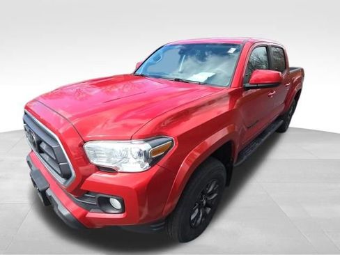 Used 2020 Toyota Tacoma SR5 w/ Blackout Package image 11
