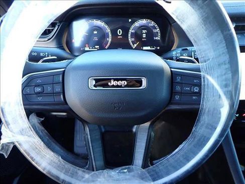 New 2026 Jeep Grand Cherokee Limited w/ Luxury Tech Group II AWD/4WD image 15