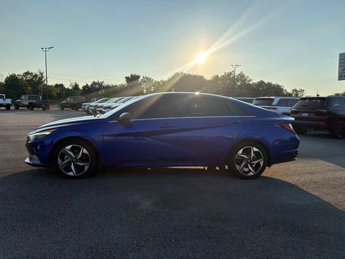 Used 2023 Hyundai Elantra Limited FWD image 4